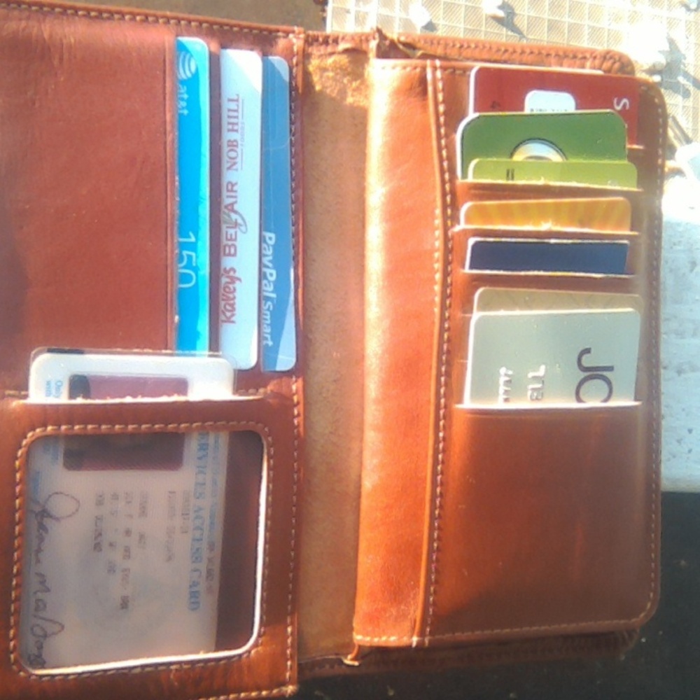 Deluxe leather checkbook,coin and credit card billfold Wallet . - Picture 2 of 6